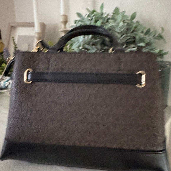 Michael Kors Reed Signature Logo Small Sachet Handbag- ***RESERVED FOR HEATHER** - Picture 3 of 9